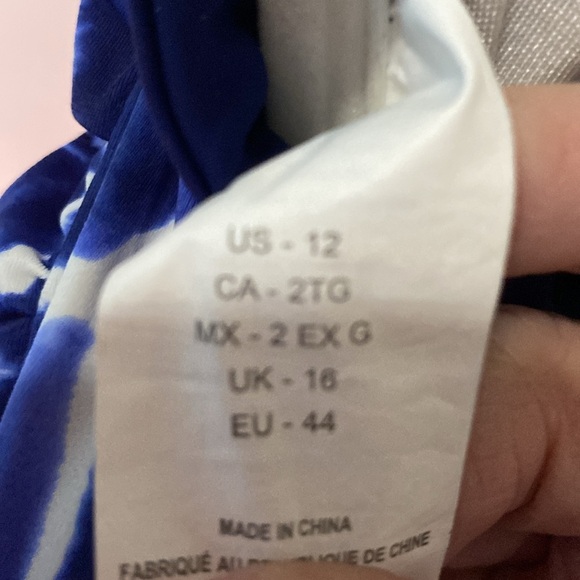 Maxine of Hollywood WO SIZE 12 Blue and White Geo designONE PIECE SWIMSUIT CLEAN - Picture 3 of 15